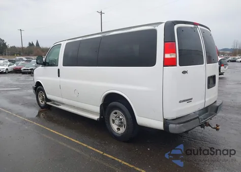 2005 Chevrolet Express из США, поврежденный, VIN 1GAHG35U851244033